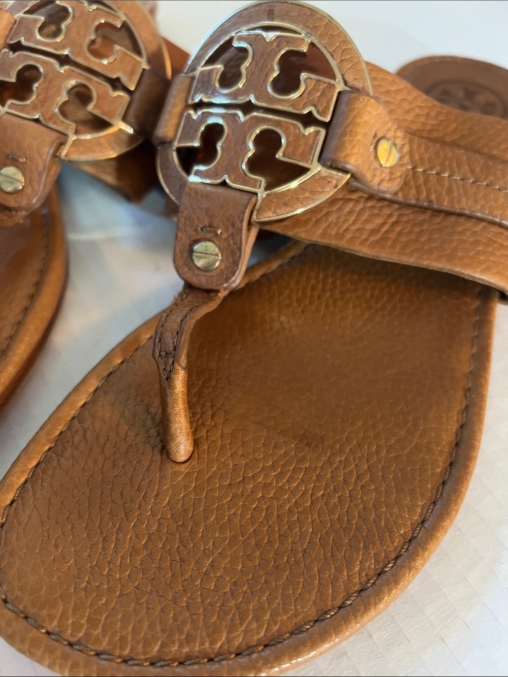 Tory Burch Tan Leather Logo Thong Sandals with Gold Medallions - Picture 5 of 5